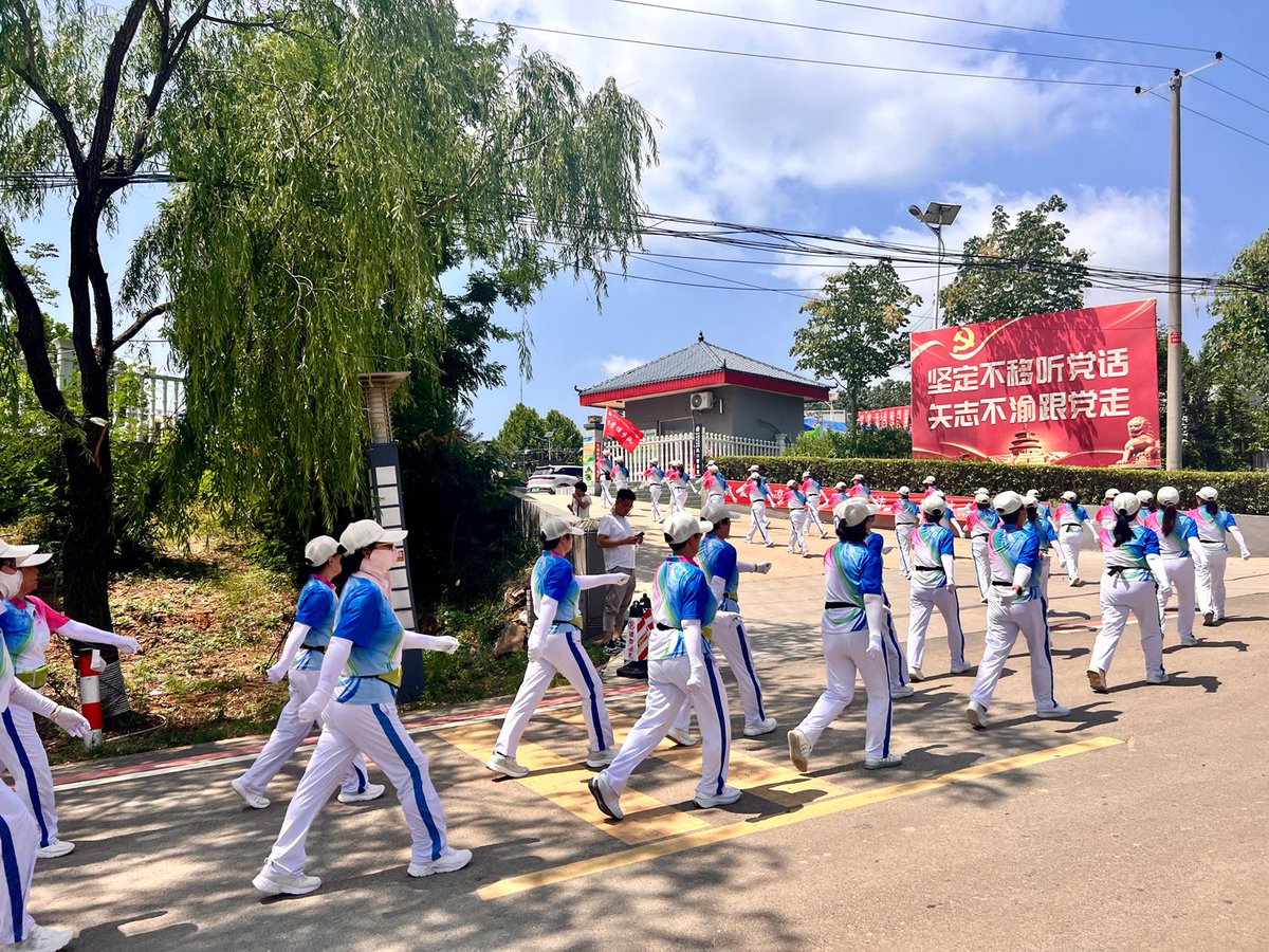 ShutterLife888's tweet photo. Recently in Fengkou Village, Zhangdian Town, Pinglu County, Yuncheng, a lively fitness walk drew over a thousand participants. Locals and enthusiasts embraced nature and celebrated rural revitalization through healthy living.
#Pinglu #FitnessWalk #RuralRevitalization https://t.co/LbEoDzTYEx