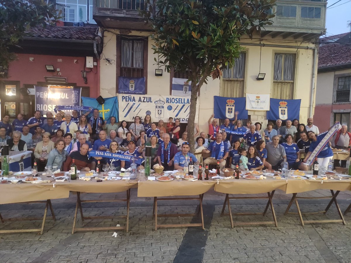 Real Oviedo (@realoviedo) on Twitter photo 𝐑𝐢𝐛𝐚𝐝𝐞𝐬𝐞𝐥𝐥𝐚 𝐬𝐞 𝐭𝐢𝐧̃𝐨́ 𝐝𝐞 𝐚𝐳𝐮𝐥 💙
La Peña Azul Riosellana llevó la fiesta del ascenso a la plaza de la Iglesia⛪
<a href="/FundacionRO/">Fundación Real Oviedo</a>
#RealOviedo 🔵⚪ 𝐑𝐢𝐛𝐚𝐝𝐞𝐬𝐞𝐥𝐥𝐚 𝐬𝐞 𝐭𝐢𝐧̃𝐨́ 𝐝𝐞 𝐚𝐳𝐮𝐥 💙
La Peña Azul Riosellana llevó la fiesta del ascenso a la plaza de la Iglesia⛪
<a href="/FundacionRO/">Fundación Real Oviedo</a>
#RealOviedo 🔵⚪