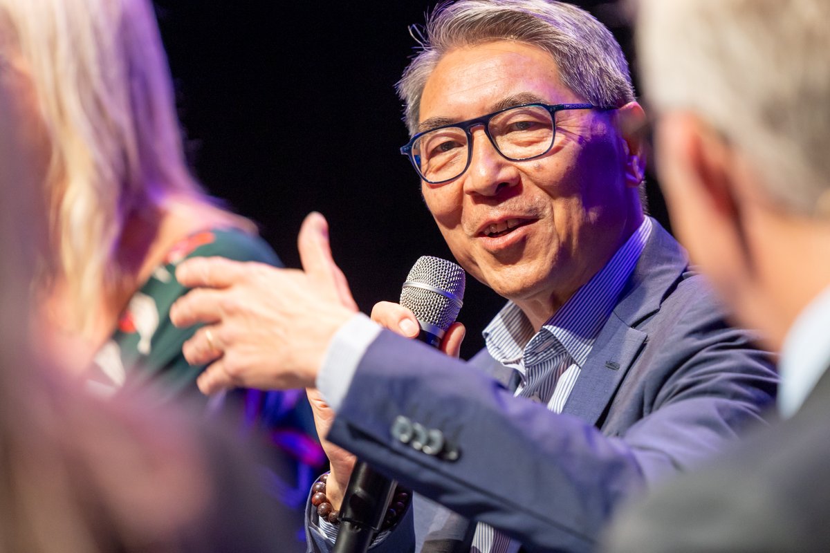 Huawei France (@huaweifr) on Twitter photo Le 26 juin, Minggang Zhang, DGA de Huawei France, a pris la parole lors des Assises du Numérique organisées par le <a href="/DigiworldInst/">Digiworld-Institute</a> à La Baule.
Minggang a expliqué l’importance de créer des partenariats entre la Chine et l’Europe afin de stimuler l’innovation.
Merci encore pour Le 26 juin, Minggang Zhang, DGA de Huawei France, a pris la parole lors des Assises du Numérique organisées par le <a href="/DigiworldInst/">Digiworld-Institute</a> à La Baule.
Minggang a expliqué l’importance de créer des partenariats entre la Chine et l’Europe afin de stimuler l’innovation.
Merci encore pour