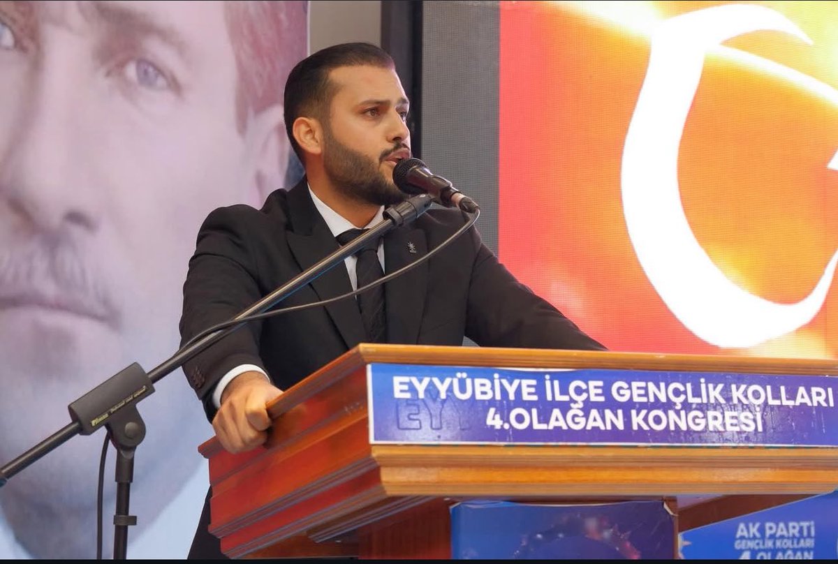 hanifmert63's tweet photo. Kıymetli Dostum , Ak Parti Eyyübiye İlçe Gençlik Kolları Başkanı @SalihAldeniz5 Başkanıma Sağlıklı , Huzurlu Başarılı Bir Yıl Rabbimden Niyaz Ediyorum. Rabbim Yeni Yaşını Hayırlara Vesile Eylesin İnşallah. https://t.co/pwXYhcoEer