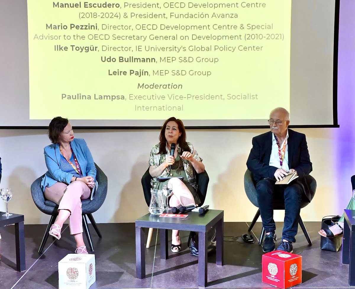 Soc_Intl's tweet image. Desde Sevilla, la Internacional Socialista reclama una reforma audaz del sistema financiero global 🌍. Las fuerzas progresistas deben liderar el camino hacia un futuro más justo y sostenible para todos ✊🌱.
From Seville, the Socialist International calls for a bold reform of…