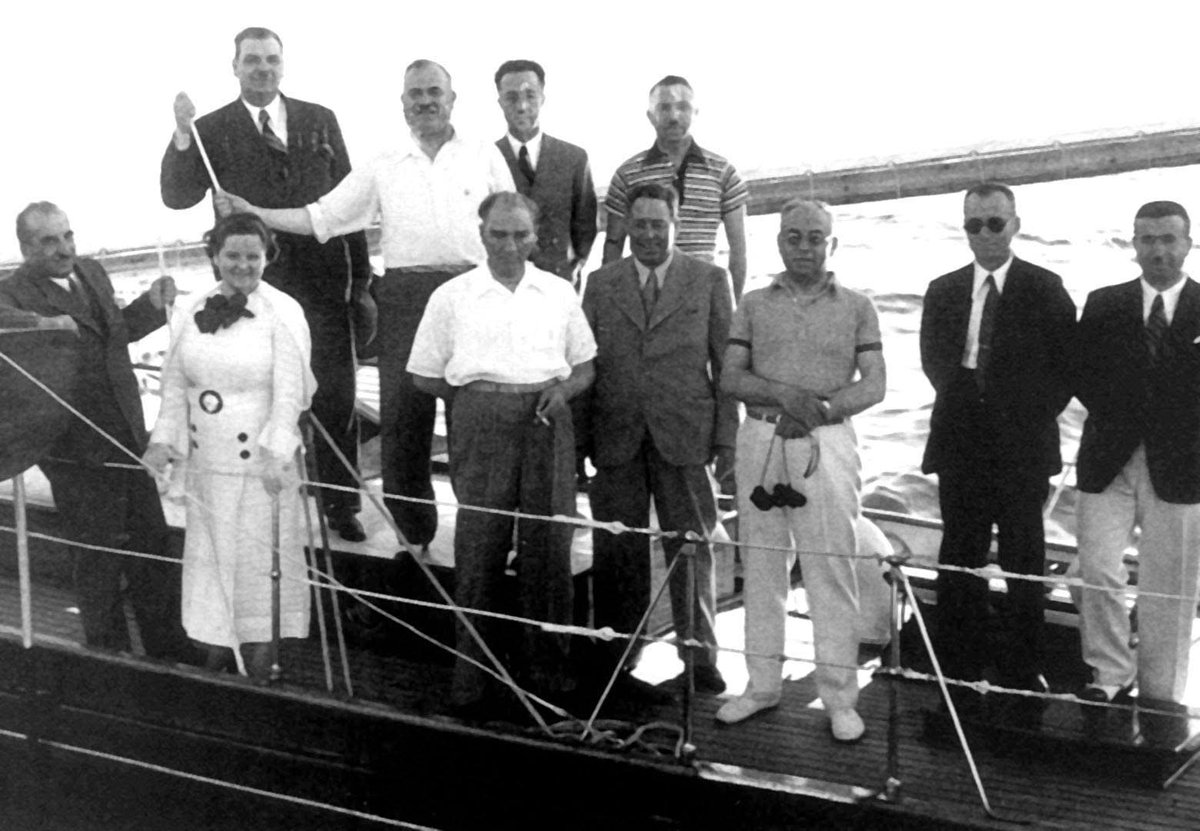 Ulu Önderimiz Mustafa Kemal Atatürk’ün önderliğinde kendi denizlerimizde egemenlik ve bağımsızlığımızı ilan ettiğimiz gün olan  #1temmuzdenizcilikvekabotajbayramı'mızda tüm hemşehrilerimizin ve geçimini denizcilikten sağlayan dostlarımın gününü kutluyorum.