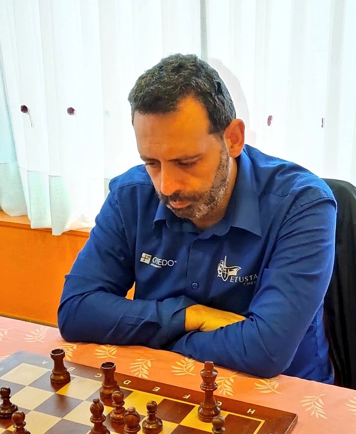 VetustaChess's tweet photo. COPA DE ASTURIAS 
EL VETUSTA SUBCAMPEÓN 
No pudo ser, el @VetustaChess
logró el subcampeonato en la copa tras perder 2.5-1.5 🆚  @RGCC_Oficial en la final. Destacar @iyanastur7 4/5 de primer tablero. Enhorabuena a todos, gran torneo! https://t.co/cDreJMAZDb https://t.co/tHxO0olmxe