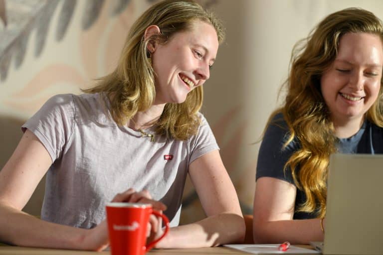 Kwintes voerde in 2024 een nieuw systeem in voor de HR-dienstverlening: AFAS. Het oude systeem sloot niet langer aan bij onze bedrijfsvoering, waardoor medewerkers onnodig veel tijd kwijt waren aan administratieve werkzaamheden.

Lees hier verder: hetjaarvankwintes.nl/artikelen/2024…