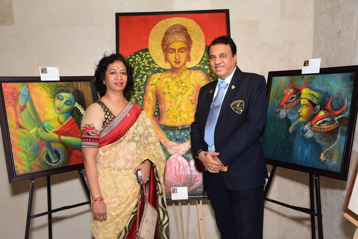 #FourSeasonsBengaluru hosted #ThreadsofTradition featuring master and contemporary artists with a part of sales going to charity via #RotaryRMV #SGVasudev #PareshHazra #krishnaSetty #Hariraam #MeenaDasnarayan #GaneshDoddamani #shraddhaRathi