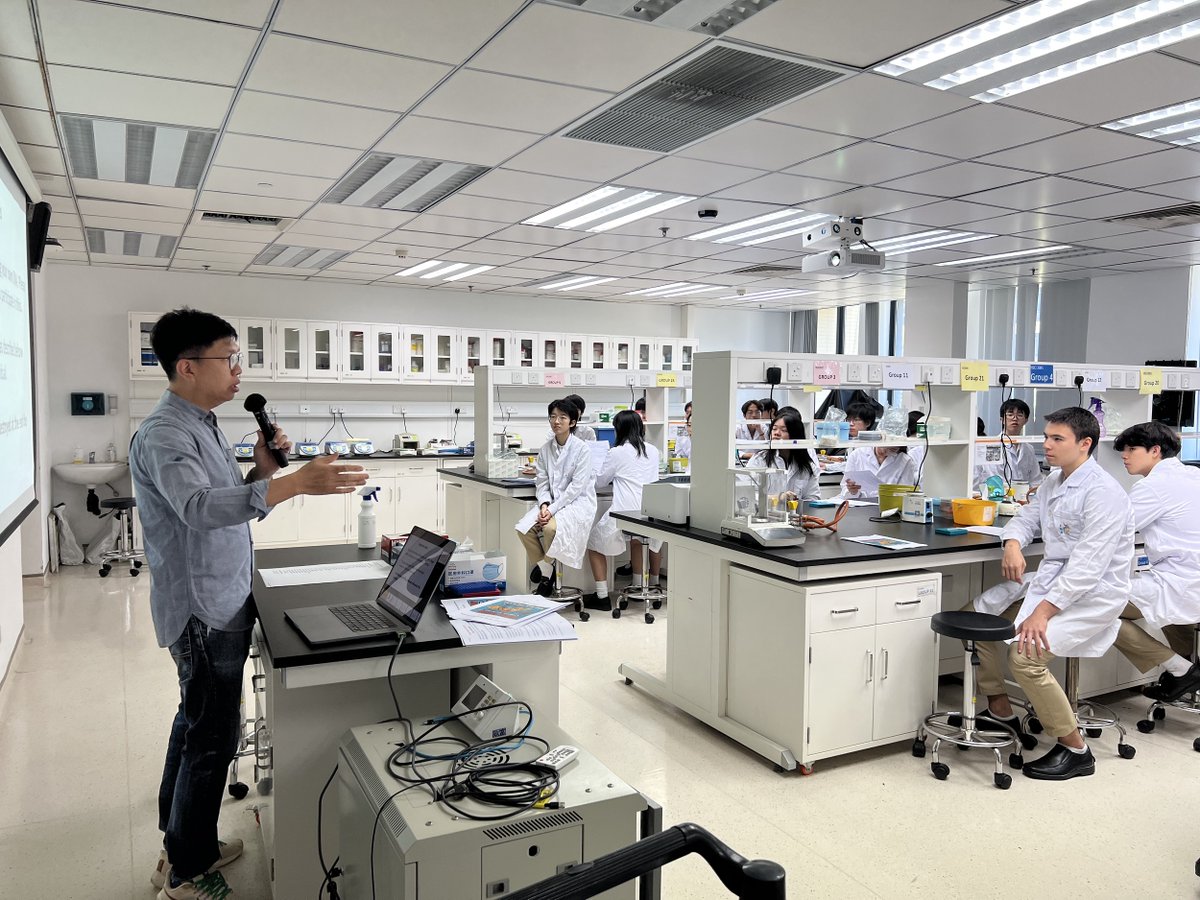 #UM organised a workshop as part of its ‘Science in Action: FHS Youth Research Mentorship Series’, where senior secondary school students conducted experiments in molecular biology under the guidance of faculty members and solved a case at a simulated crime scene. This activity