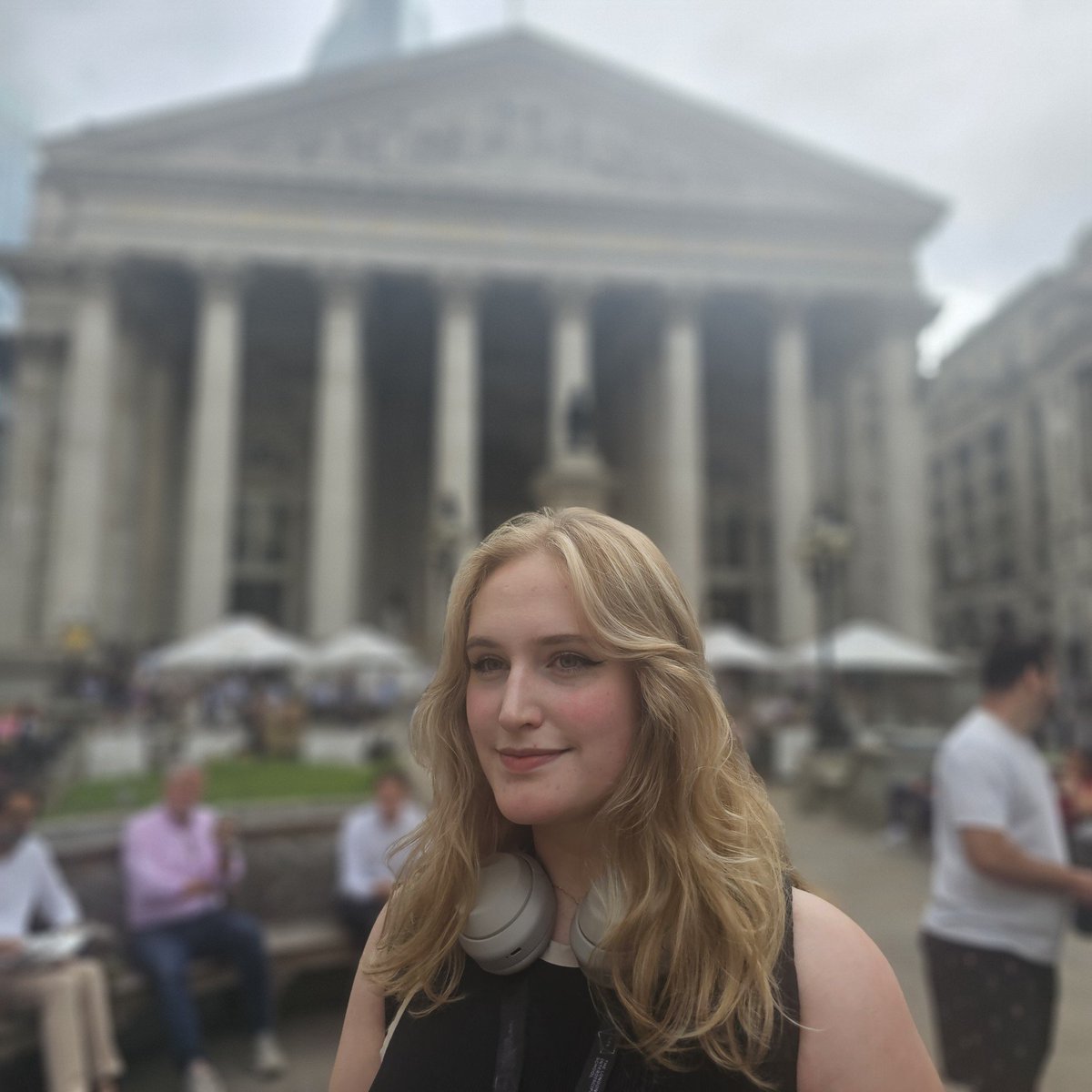 Just two weeks into her internship, and Maddie is already reflecting like a pro. Building understanding of the business, tackling briefs to jumping into meetings, she’s getting stuck in. Curious? Read more:
medium.com/@maddievwinche…