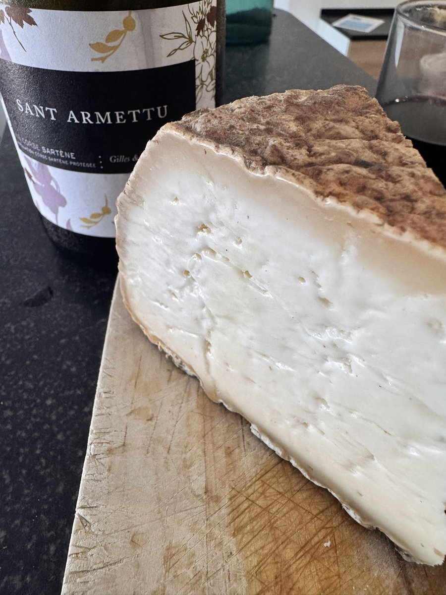Corsican “saucisson”… directly bought from a farm on the left… from the store on the right. That’s the difference between an artisan’s craftsmanship and industrial production. Tradition and modern commercialization. Healthier and not so much. Don’t get me started on the cheese!
