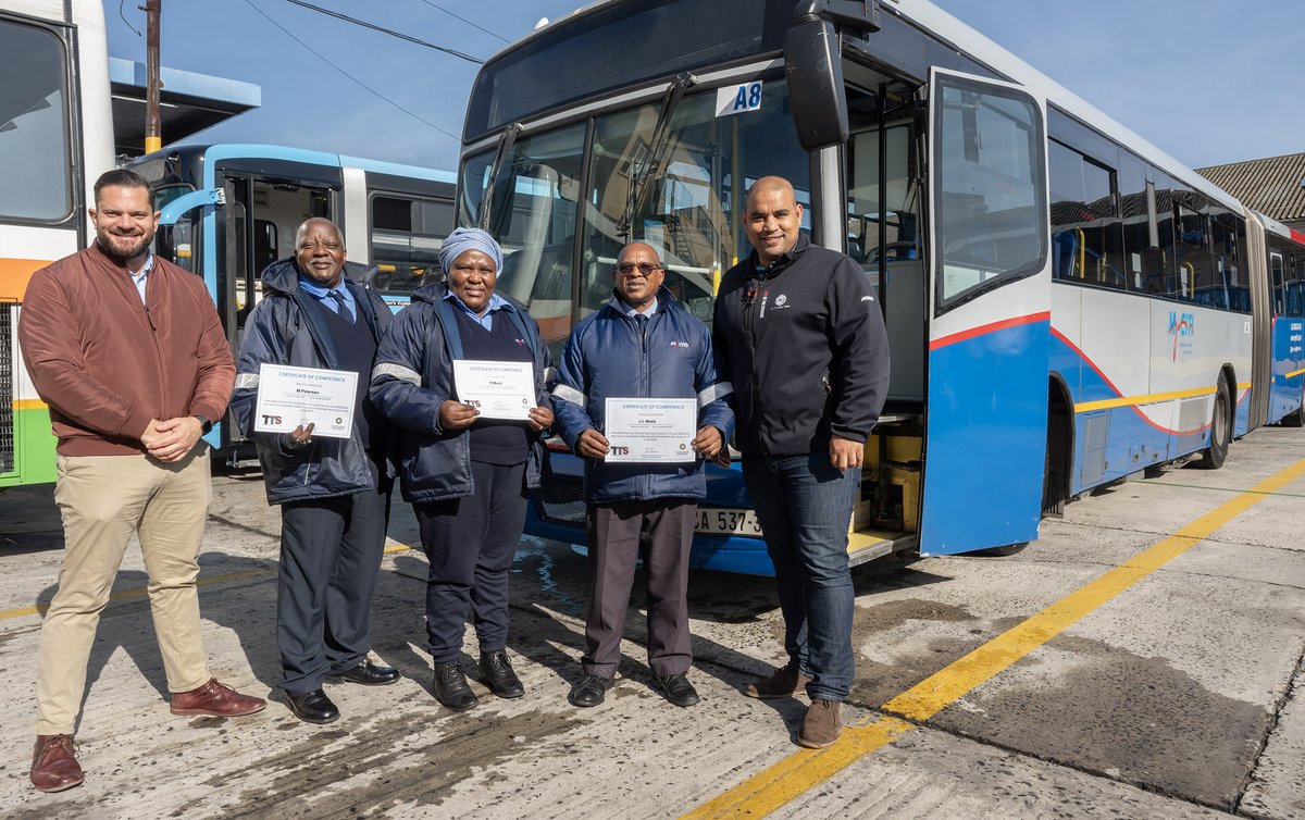 CityofCT's tweet photo. MyCiTi bus drivers take part in smart driver training.
Yesterday, all the trained drivers received their Smart Driver competency certificates at the Observatory bus depot.
See: https://t.co/TguVKIYVoa
#CTNews #UrbanMobility #SpatialPlanningandEnvironment https://t.co/m6692Ngg9z