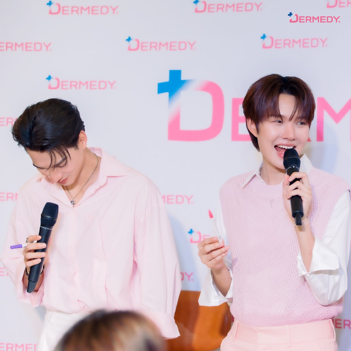 dermedy_th's tweet photo. อยากเจอใครเป็นพิเศษ คู่ไหน วงไหน หรือคู่เดิม แอบกระซิบบอกแอดไว้ได้น้าาา 😉
แล้วเจอกันใหม่ในกิจกรรมครั้งหน้า!

KNP X DERMEDY
#DERMEDYxKengNamping #DERMEDY #เดอร์มีดี้ #KengNamping #nampingster #KengHarit https://t.co/3SY4v37L47