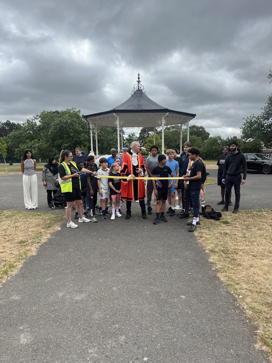 HillingdonMayor's tweet image. Great to be back with Alia and the #Halo team to start the fundraising 5k over the weekend. Providing wonderful support to bereaved children and families.