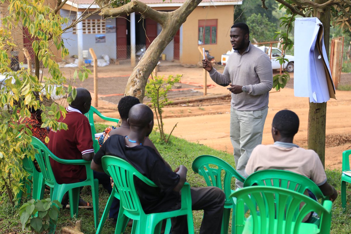 kii_impact's tweet photo. Spent 5 days in Masaka with @SawaWorld &amp; UGACOF training coffee farmers in budgeting, saving &amp; profit planning—tailored for real farm life. Sessions were held under trees, in villages. That’s what real impact looks like. 🌱

#KiiImpact #AgriFinance #RuralDevelopment https://t.co/K7vIJQHuHC