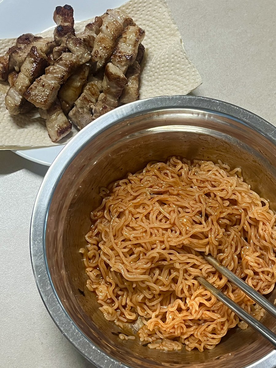 비빔면 ♥ 삼겹이