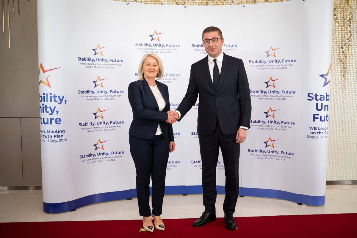 Today in Skopje at #GrowthPlan Summit. Many important topics that will enable faster and efficient integration of the region in 🇪🇺. 

🇧🇦 showed that we can move forward, and I sent such messages today. Congratulations on great organization <a href="/MickoskiHM/">Христијан Мицкоски</a> &amp; <a href="/MartaKosEU/">Marta Kos</a>
