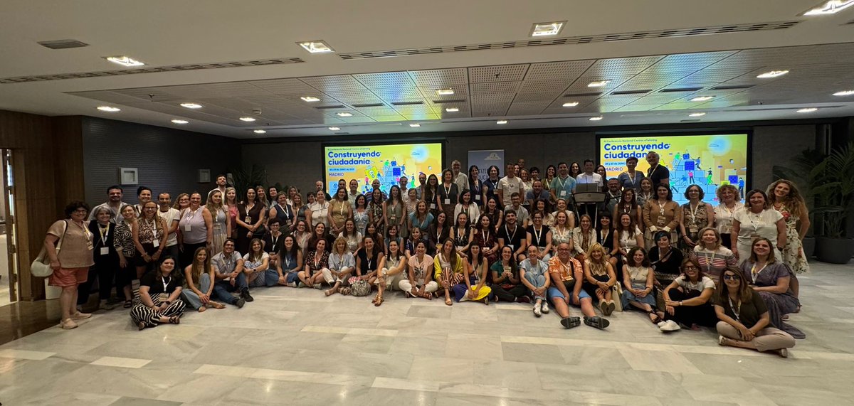 🌍 En la III Conferencia Nacional de Centros #eTwinning, docentes de toda España se unieron para compartir experiencias que construyen ciudadanía activa, crítica y solidaria desde las aulas. 👉👉

¡Educación transformadora en acción!

Toda la info en 🔗 etwinning.es/iii-conferenci…