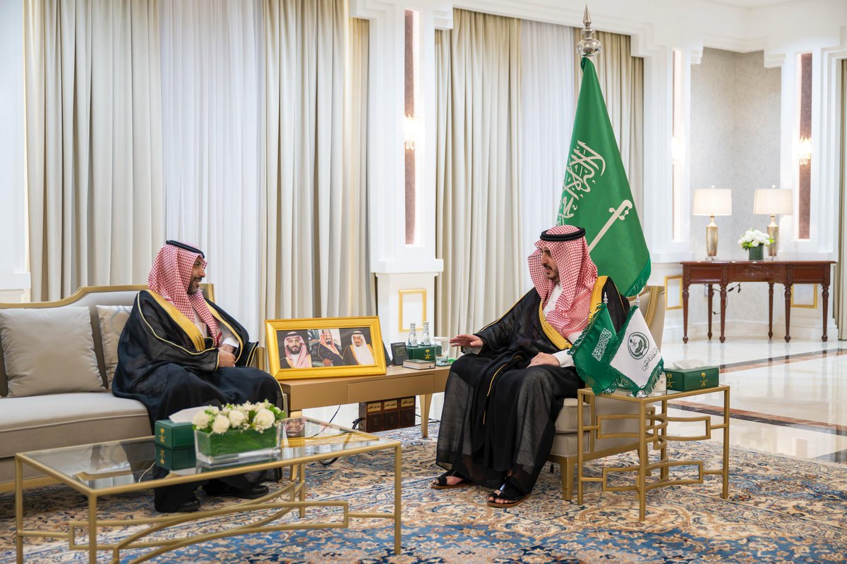 سمو أمير #منطقة_الجوف يستقبل مدير عام فرع الديوان العام للمحاسبة، ويشيد بدور الفرع في تعزيز الانضباط المالي والحوكمة.

spa.gov.sa/N2349956