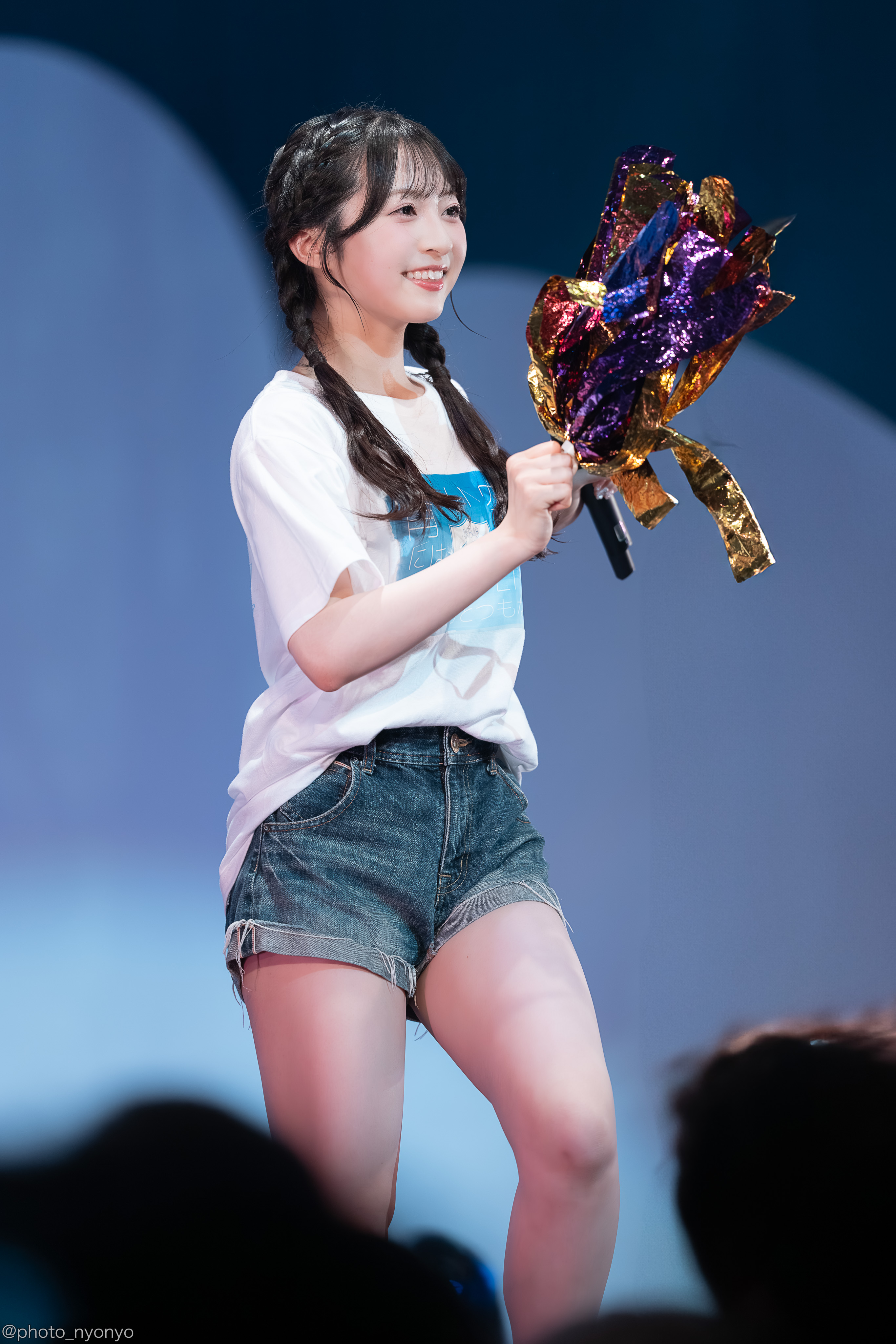 モ*６様 AKB48秋山由奈 18期生昇格記念LIVE会場生写真 直筆サイン付き AKB48・秋山由奈、瞳潤ませ「18期がこの8人でよかった」 『18