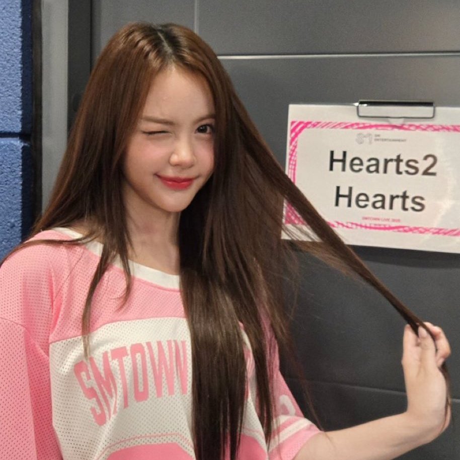 Hearts2Hearts’ Carmen stuns in London.