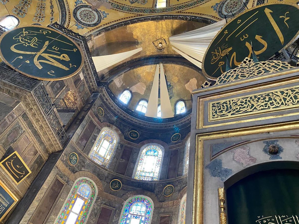 Seni(SAV) ,Ayasofya’nın sana aşkı gibi aşkla seviyoruz Ya Resulullah🌹