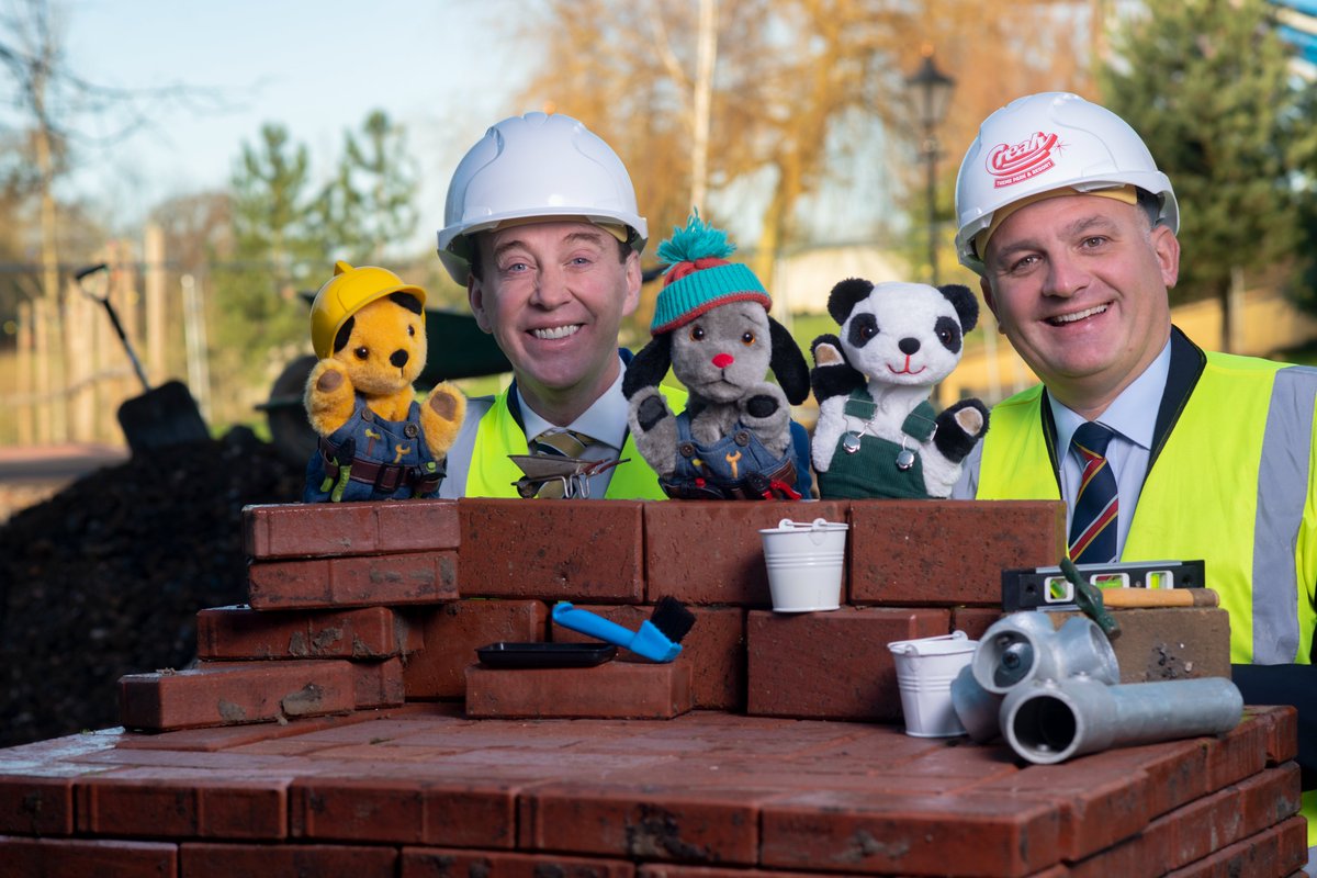 Sootyandco's tweet image. Throwback to the building of Sooty Land @CrealyResort back in 2022! Paws up if you'll be visiting us this summer...