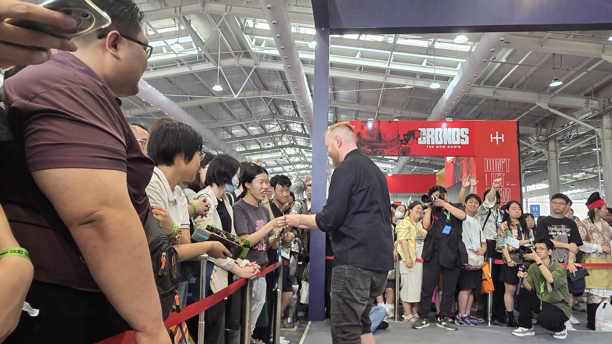 Back from GFusion 🇨🇳 and carrying not just a suitcase full of gifts, but a heart full of gratitude. Thank you for the warm welcome. You guys were amazing and meeting so many fans was really wonderful. Thanks for the love, laughs, and energy! Audentes Fortuna Iuvat!