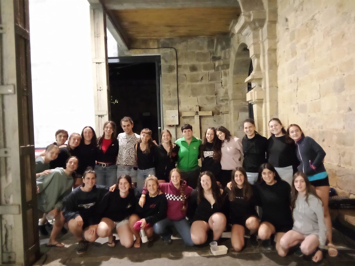 Atzo amaitu zen #Salto! udalekuen lehen txanda. 60 gaztek makina bat abentura bizi izan dituzte,  Baliarraindik Idiazabalerako bidean. Hementxe kronika txiki bat argazkiekin: labur.eus/salto1bukaera Bihar hasiko da bigarren txanda!  <a href="/Hezten_/">Hezten</a>