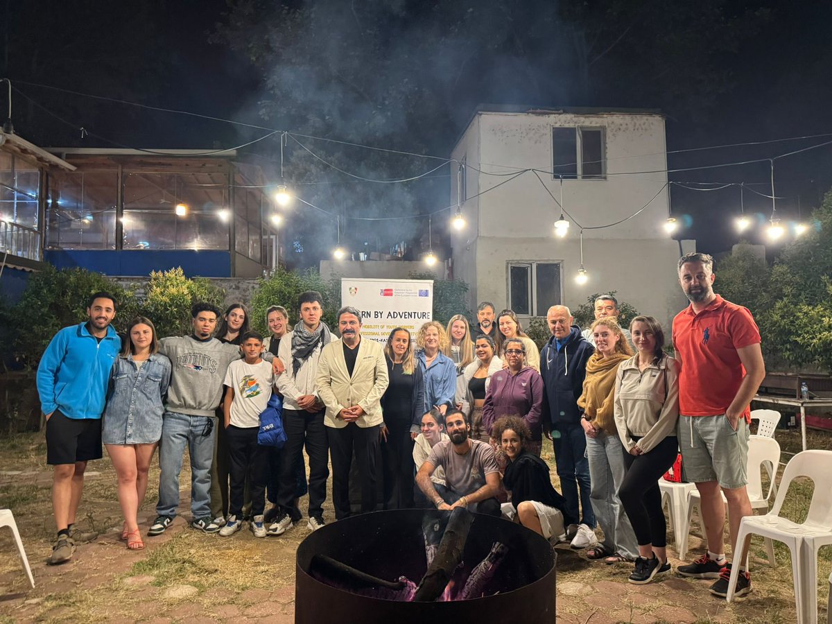 GSB_Eskisehir's tweet photo. 🌍 Learn by Adventure ile doğada öğrenme zamanı🎒🌿

23 Haziran - 1 Temmuz tarihleri arasında 8 ülkeden 35 gençlik çalışanı Mihalgazi’de buluştu.

🤝 Katılımcılar, İl Müdürümüz Hasan Kalın ile de görüşerek projeyi paylaştı.
@gencliksporbak @OA_BAK https://t.co/WzpCjkMZkL