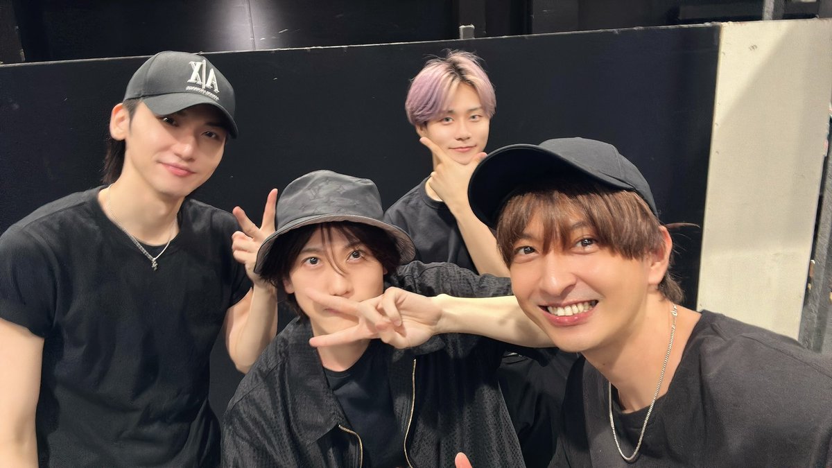 ヒプステ Mix Tape1 Revenge

通し稽古。

ヨコハマと撮れた！！

いやーまじでかっこ良すぎるヨコハマ！！
かっこよすぎてずるいなこのチーム😤😤笑

もう稽古も残り少し。
みんなでリベンジかまします！！

#ヒプステリベンジ