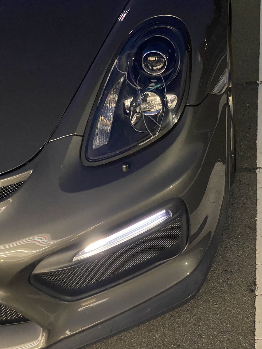 RCF_01's tweet photo. 鹿を跳ねてしまいました。

鹿はどこかへ消えてしまい
怪我は無く、車へのダメージもほぼ無傷ですが…一度経験するとトラウマですね。 https://t.co/Hb1PoGQ4sF