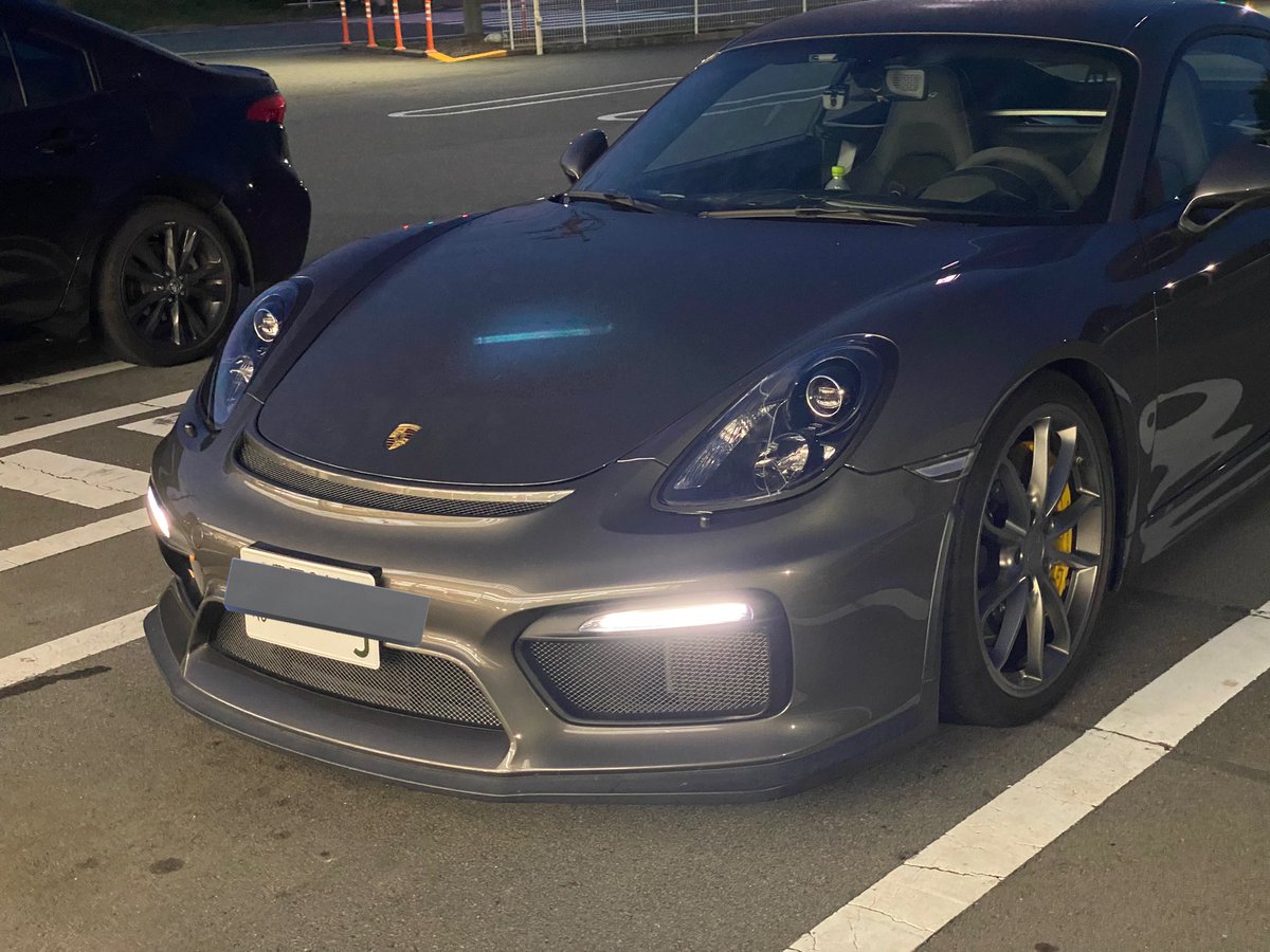 RCF_01's tweet photo. 鹿を跳ねてしまいました。

鹿はどこかへ消えてしまい
怪我は無く、車へのダメージもほぼ無傷ですが…一度経験するとトラウマですね。 https://t.co/Hb1PoGQ4sF
