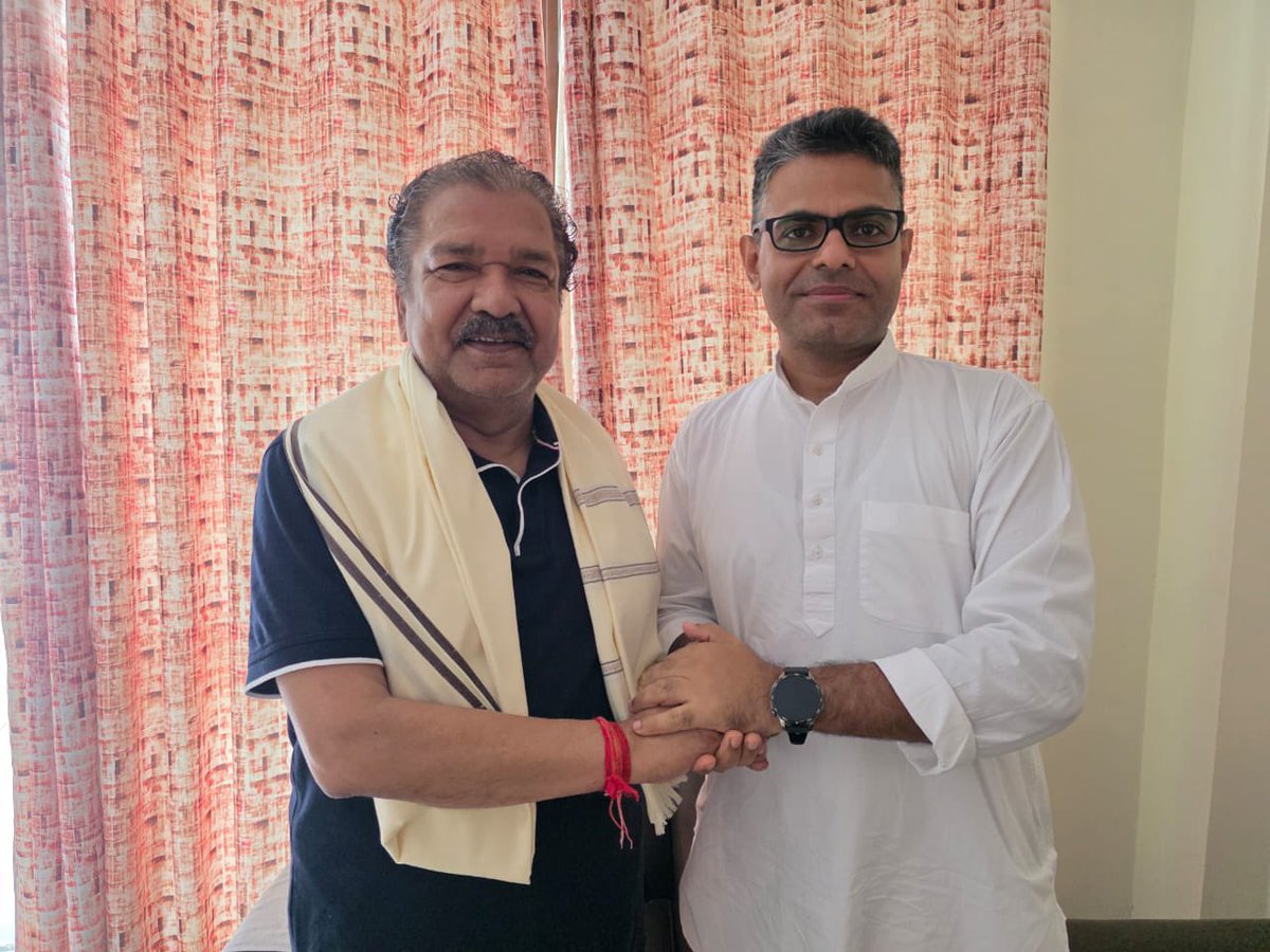Madhaw Anand (@manandofficial) on Twitter photo मंत्रिमंडल सचिवालय विभाग द्वारा ‘बिहार, राज्य नागरिक परिषद’ के उपाध्यक्ष पद का पदभार ग्रहण करने के उपरांत बिहार भाजपा के प्रदेश अध्यक्ष आदरणीय श्री <a href="/DilipJaiswalBJP/">Dr Dilip Jaiswal 🇮🇳</a> जी से शिष्टाचार भेंट कर विचार-विमर्श हुआ।
<a href="/UpendraKushRLM/">Upendra Kushwaha</a> <a href="/RLMofIndia/">Rashtriya Lok Morcha</a> मंत्रिमंडल सचिवालय विभाग द्वारा ‘बिहार, राज्य नागरिक परिषद’ के उपाध्यक्ष पद का पदभार ग्रहण करने के उपरांत बिहार भाजपा के प्रदेश अध्यक्ष आदरणीय श्री <a href="/DilipJaiswalBJP/">Dr Dilip Jaiswal 🇮🇳</a> जी से शिष्टाचार भेंट कर विचार-विमर्श हुआ।
<a href="/UpendraKushRLM/">Upendra Kushwaha</a> <a href="/RLMofIndia/">Rashtriya Lok Morcha</a>