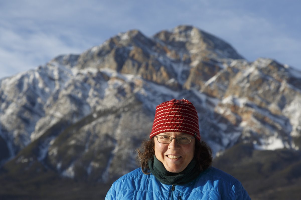Cara Santa Maria (@carasantamaria) on Twitter photo New <a href="/TalkNerdy_Pod/">Talk Nerdy Podcast 🎙🎧</a> is up w/ Sarah Boon.
We discuss her book "Meltdown: The Making and Breaking of a Field Scientist," which chronicles her time as a female academic traveling to remote field locations, and the mental illness that cut her career short.
🔗carasantamaria.com/podcast/sarah-… New <a href="/TalkNerdy_Pod/">Talk Nerdy Podcast 🎙🎧</a> is up w/ Sarah Boon.
We discuss her book "Meltdown: The Making and Breaking of a Field Scientist," which chronicles her time as a female academic traveling to remote field locations, and the mental illness that cut her career short.
🔗carasantamaria.com/podcast/sarah-…