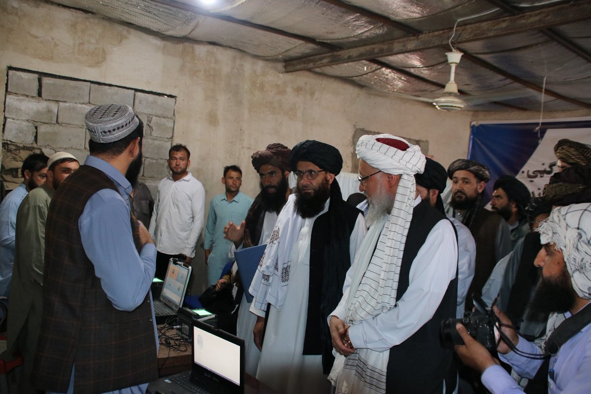 د ریاست الوزرا اداري مرستیال مولوي عبدالسلام حنفي، د کور او ښار جوړولو پخواني وزیر ملا حمدالله نعماني، نیمروز والي شیخ محمد قاسم خالد هېواد ته د را ستنېدونکو کډوالو د وضعیت ارزونې او د خدماتي کمېټو د فعالیتونو ارزونې په موخه  ورېښمو پله ته څېرمه د کډوالو له کمپونو څخه لیدنه وکړه