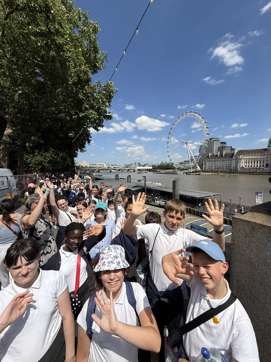 LeighStPeters's tweet photo. 🚌✨ An unforgettable day in London! Children explored the iconic Houses of Parliament, stood in awe of Big Ben, and even caught a glimpse of Buckingham Palace! 👑🇬🇧
#UKParliament #LSPPS #LondonAdventure
@UKParliament @UKParlEducation @AvantiWestCoast https://t.co/XzdJ9etPRg