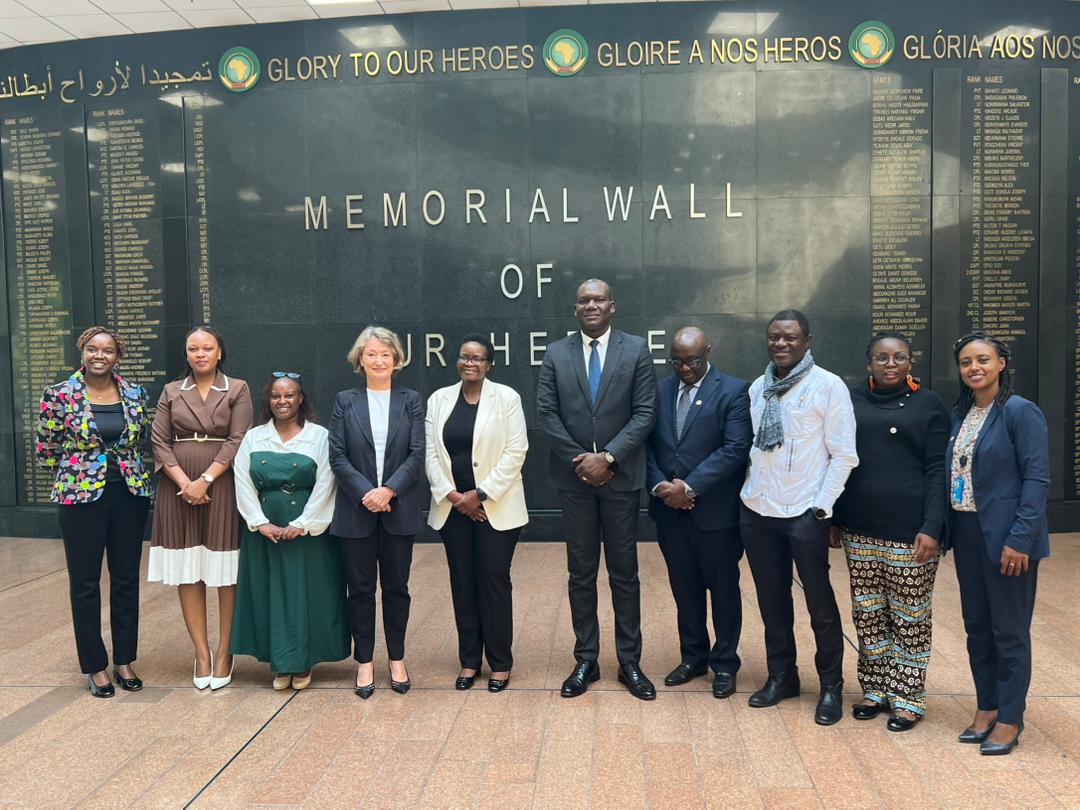 African Union Political Affairs Peace and Security (@auc_paps) on Twitter photo The <a href="/_AfricanUnion/">African Union</a> Continental Early Warning System (#CEWS) team led by Director <a href="/PatienceChirad3/">Patience Chiradza</a>, briefed the UN OHCHR ASG, Ilze Brands Kehris, on the CEWS & the joint project AUC/OHCHR/WorldBank on integrating human rights into early warning & conflict prevention, 30 June 2025. The <a href="/_AfricanUnion/">African Union</a> Continental Early Warning System (#CEWS) team led by Director <a href="/PatienceChirad3/">Patience Chiradza</a>, briefed the UN OHCHR ASG, Ilze Brands Kehris, on the CEWS & the joint project AUC/OHCHR/WorldBank on integrating human rights into early warning & conflict prevention, 30 June 2025.