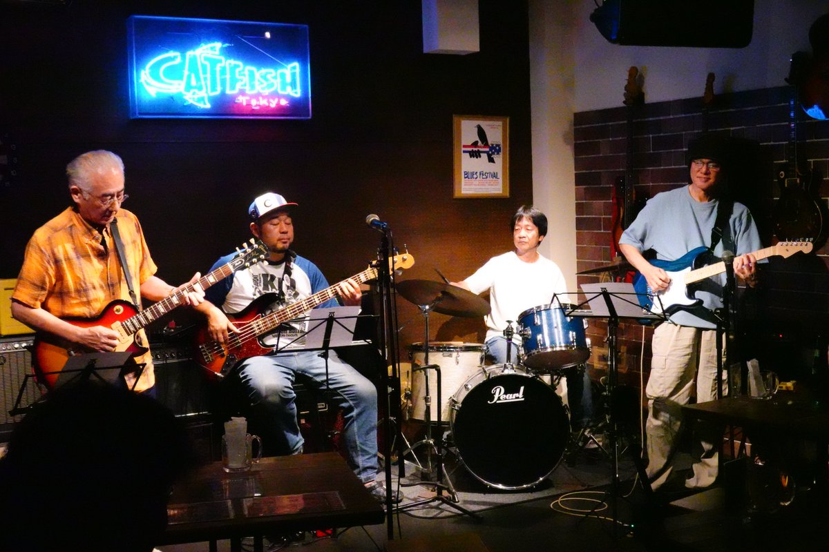 CatfishTokyo's tweet photo. 6.30(月)Kamata Under Ground Session 
久し振りの方,長崎からいらした方など交えてブルースから変則的な難曲まで幅広くセッション

#大田区 #蒲田 #kamata #ライブハウス #catfishtokyo #ジャムセッション #jamsession #セッション #sesion #AOR #アールアンドビー #RandB #フュージョン #fusion https://t.co/VVBGzSfZei