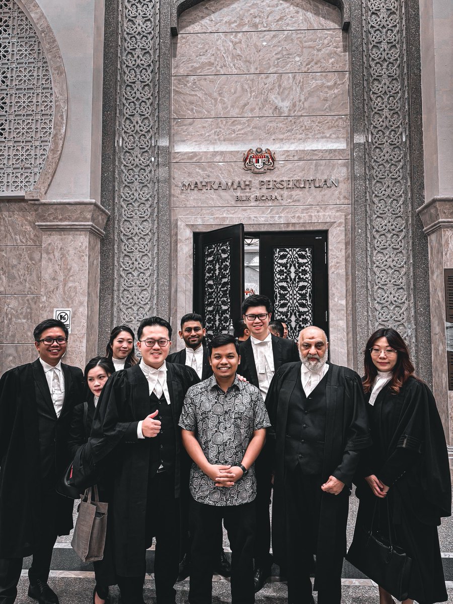 Selepas 3 tahun.

Perjalanan panjang, yang kadang sunyi, berakhir hari ini.

Terima kasih semua yang bersama dari hari pertama.

Perlawanan diteruskan!