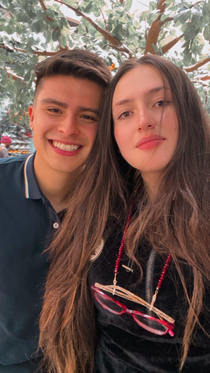danialap's tweet photo. Mejor amiga te amare toda mi vida, te valoro muchísimo y te extraño demasiado💔 https://t.co/Ac2Kwdzf8S