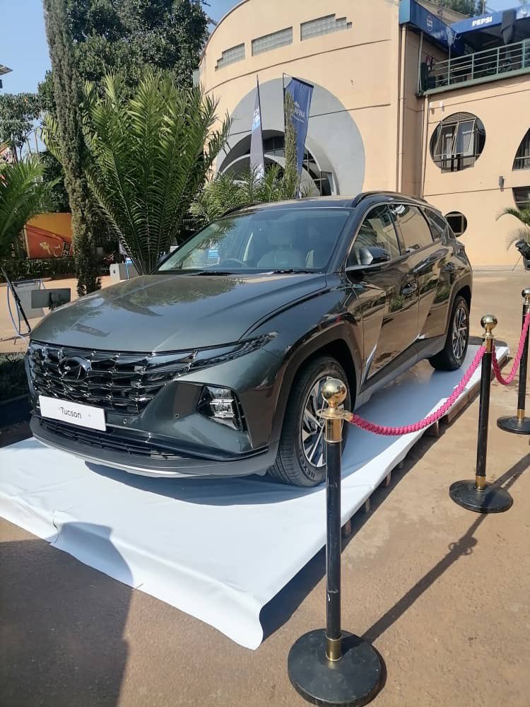 The season was hot but now it’s wet. Whatever the case might be, the new #Hyundai TUCSON still stands out and confident in Shimmering Gray Metallic!

#HyundaiUG #TUCSON #SUV #StandOut