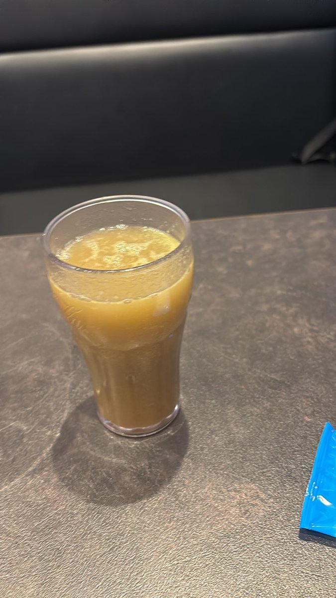 罰ゲーム、混ぜたドリンク飲む