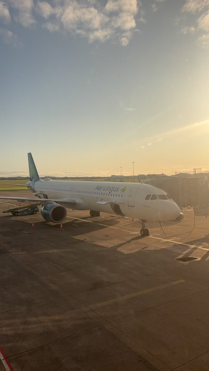 Beautiful morning in <a href="/ShannonAirport/">Shannon Airport</a> for flying <a href="/AerLingus/">Aer Lingus</a>