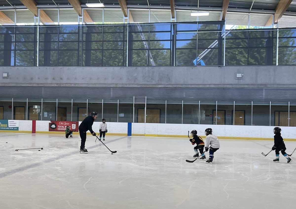 VMHA spring camps are complete! ✅ Thanks for everyone who joined us the last couple months. Join us next for our summer camps! ☀️🏒  Link in the bio &amp; our story to register! 

📸 from VMHA U9 Skill Development 

#VMHA #vanminorhockey #bchockey #minorhockey #springhockeyskills