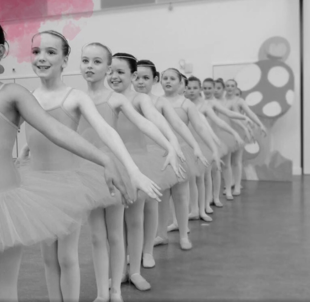 Wishing you all a wonderful Tutu Tuesday and here's a throwback photo! Who can name the VBDance show AND the year? 

#perform #lovevbdance #throwback #tututuesday #ballet #tutu #burgesshill #hassocks #westsussex