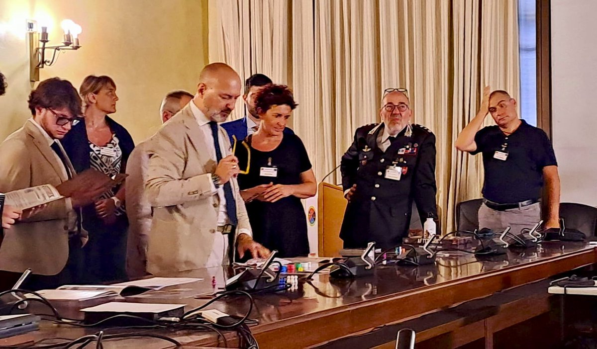 The very intense day at CASD yesterday was the first step for the constitution of a italian professional wargaming network, with the coordination and support of the Defence Wargaming Lab. Here you may spot your truly at work . 😎