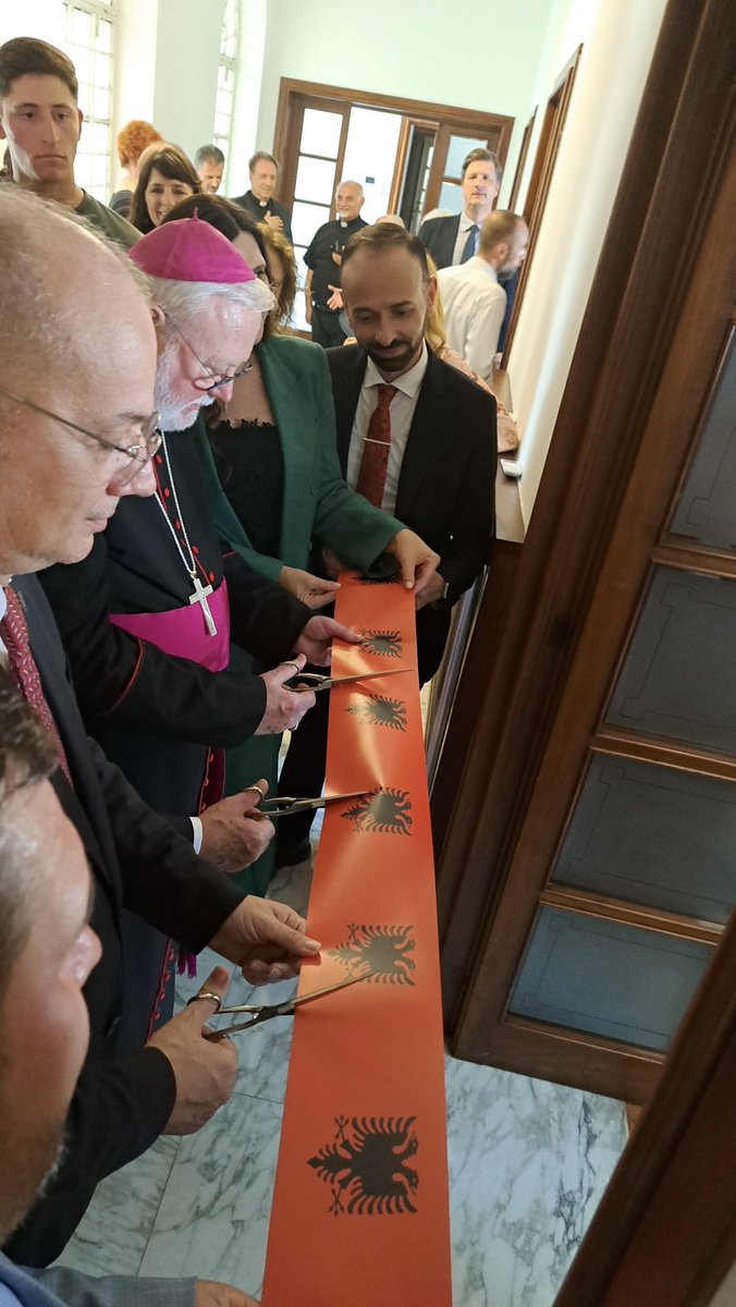 La France au Vatican (@franceauvatican) on Twitter photo Compliments à l’Albanie 🇦🇱 pour l'inauguration des locaux de son ambassade, en présence de son ministre des affaires étrangères et du secrétaire pour les relations avec les États. <a href="/TerzaLoggia/">Segreteria di Stato della Santa Sede</a> Un beau parcours vers la démocratie et la liberté de conscience. <a href="/vaticannews_fr/">Vatican News</a> Compliments à l’Albanie 🇦🇱 pour l'inauguration des locaux de son ambassade, en présence de son ministre des affaires étrangères et du secrétaire pour les relations avec les États. <a href="/TerzaLoggia/">Segreteria di Stato della Santa Sede</a> Un beau parcours vers la démocratie et la liberté de conscience. <a href="/vaticannews_fr/">Vatican News</a>
