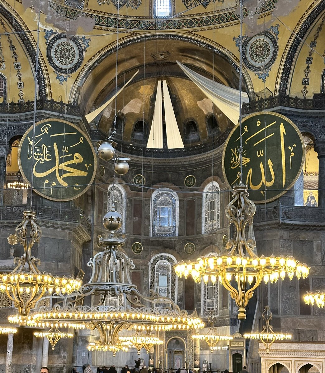 “Ve seni ancak âlemlere rahmet olarak gönderdik.”
Enbiyâ Suresi - 107. Ayet

İfade özgürlüğü adı altında, hiç kimse kutsallarımıza hakaret edemez.