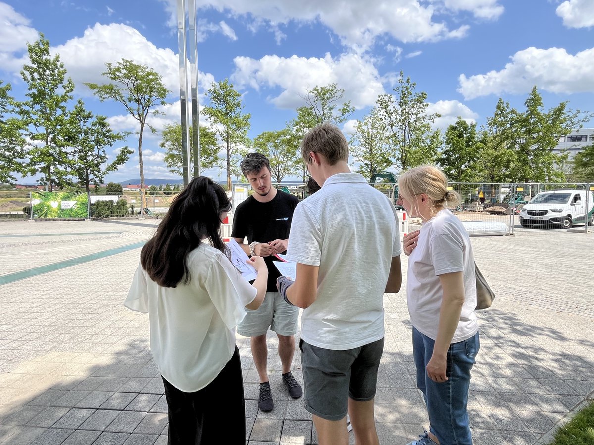 Berufswahlsiegel-Netzwerk (@berufwahlsiegel) on Twitter photo Mit unserem Programm #Digitalinsights diesmal vor Ort bei <a href="/SAPNextGen/">SAP Next-Gen</a>: Für die #Schüler|innen gab es Inputs von jungen Kolleg|innen, eine Campus Rallye, Workshops zu Snap und den #Berufe-Marktplatz. Danke für einen tollen Tag! Weitere Termine: mint-ec.de/digital-insigh… Mit unserem Programm #Digitalinsights diesmal vor Ort bei <a href="/SAPNextGen/">SAP Next-Gen</a>: Für die #Schüler|innen gab es Inputs von jungen Kolleg|innen, eine Campus Rallye, Workshops zu Snap und den #Berufe-Marktplatz. Danke für einen tollen Tag! Weitere Termine: mint-ec.de/digital-insigh…