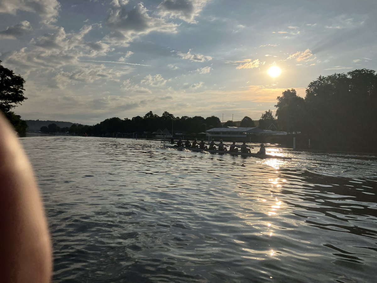 TimDellor's tweet image. All this week on the breakfast show on @BBCBerkshire we’re in sizzling hot Henley. The @HenleyRegatta until Sunday. Lots of the best in the world competing, including the Australia 8 pictured with my thumb (!). Beware of the traffic.