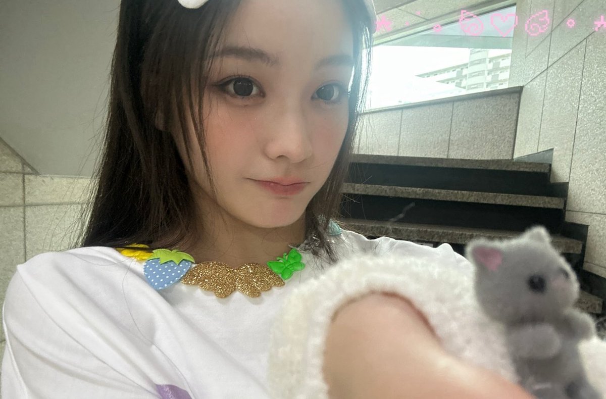 ro0204ha's tweet photo. 사진에실바니안밖에없잖아요 https://t.co/8F3xK9m0a1