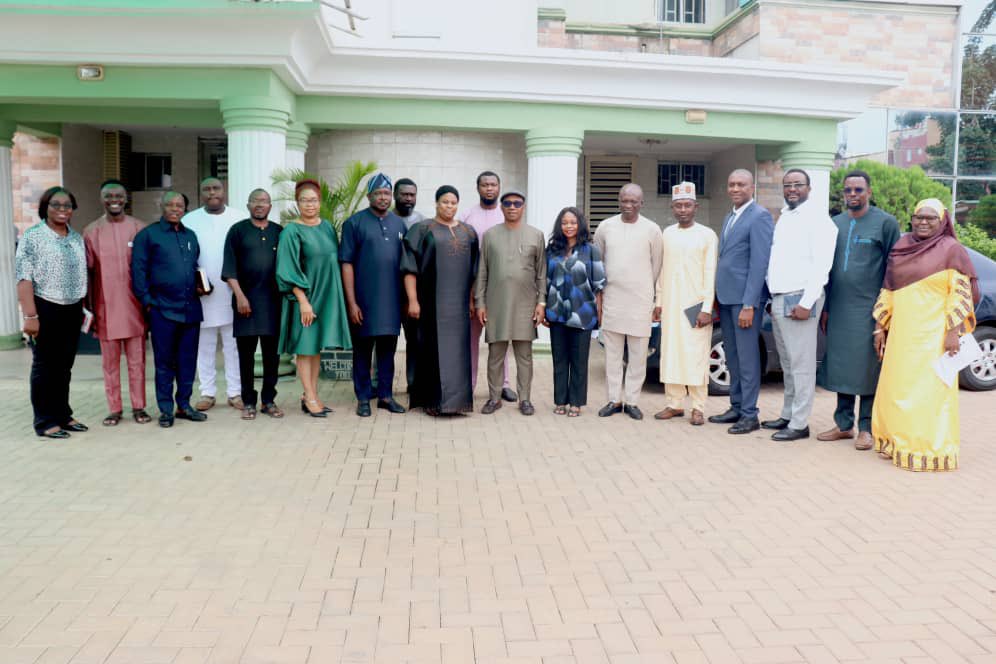 Institutional Collaboration for Effective Climate Action Implementation 🇳🇬🌱

Yesterday the @NCCCNigeria and <a href="/NESREANigeria/">NESREANigeria</a> held a strategic meeting to strengthen institutional collaboration for the effective enforcement of the Climate Change Act 2021.

A key aspect of this